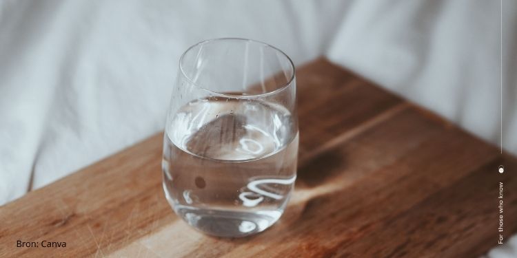 Drink je genoeg maar blijf je dorst houden Drink je genoeg maar blijf je dorst houden